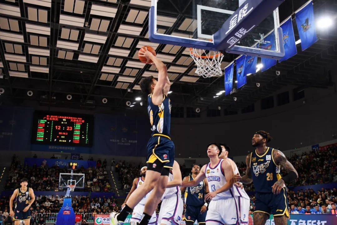 开云体育app-体育精彩绽放，球场激战引爆全场欢呼的简单介绍