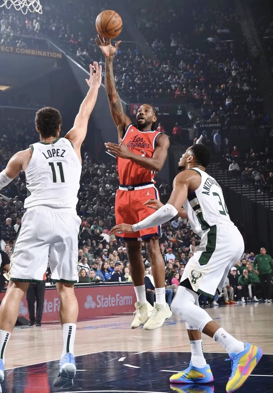 雄鹿队在NBA比赛中击败强敌