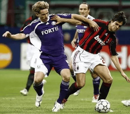 开云体育app-兰斯主场取胜，积分榜上升一位