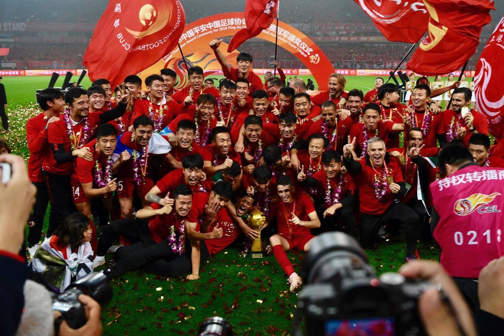 上海上港主场战胜山东鲁能,继续保持全胜的简单介绍 上海上港主场战胜山东鲁能,继续保持全胜的简单介绍