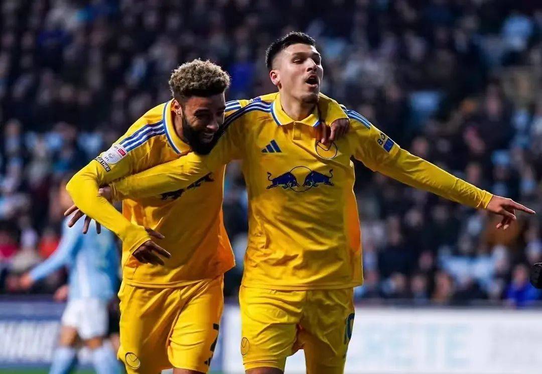 利兹联在主场击败劲敌，提升排名的简单介绍