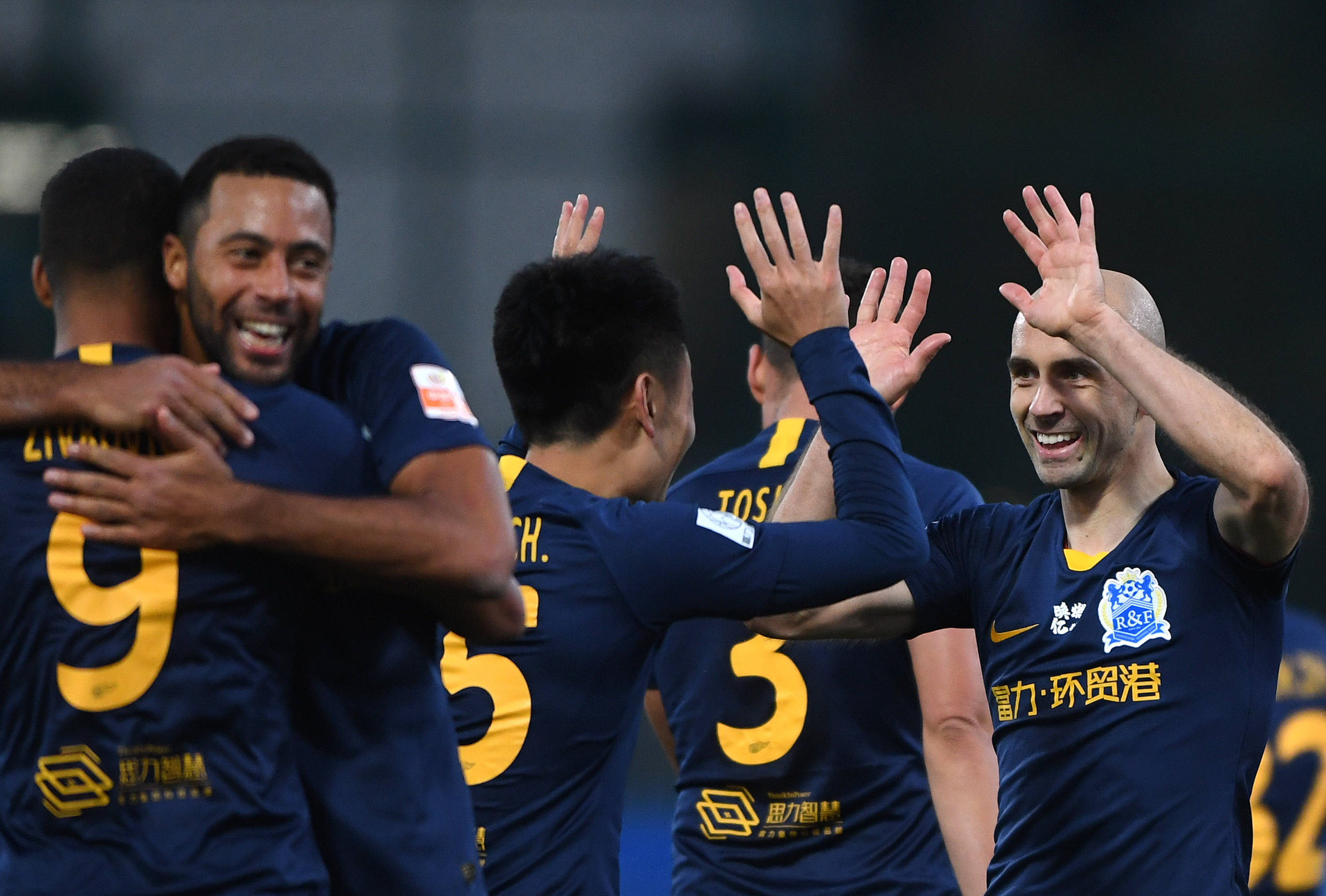 广州富力在比赛中展现出色发挥，备受瞩目的简单介绍