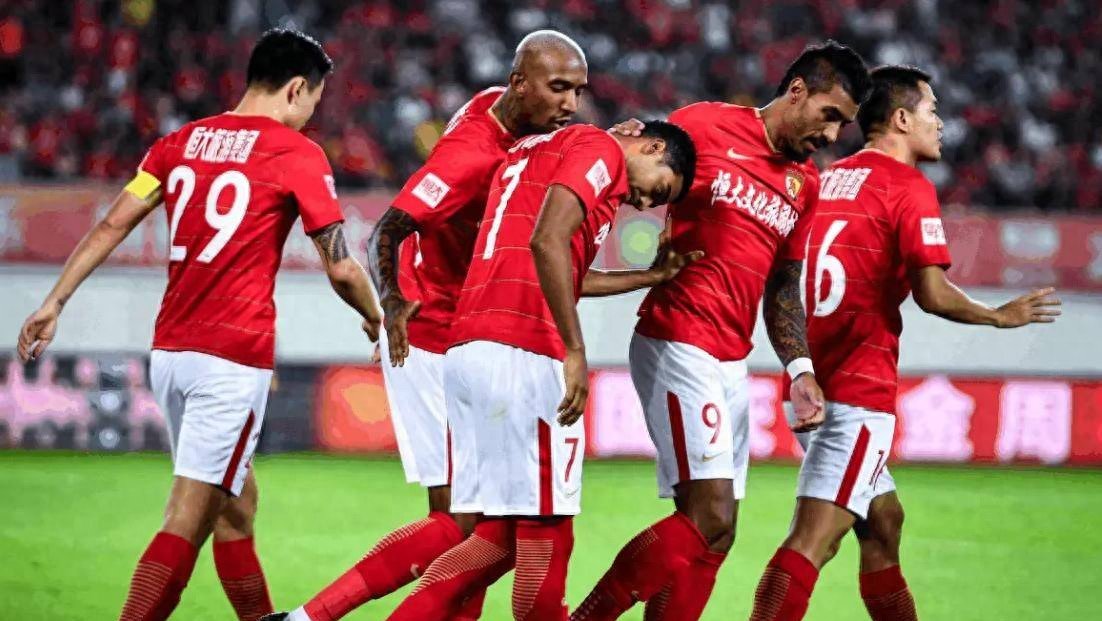 上港主场大胜，实力尽显