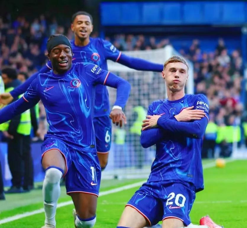 切尔西球员踢出精彩表现 切尔西球员踢出精彩表现