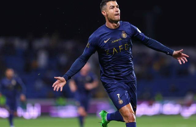 开云体育官网-乌克兰球员受到多家豪门俱乐部追逐他将如何做出抉择的简单介绍