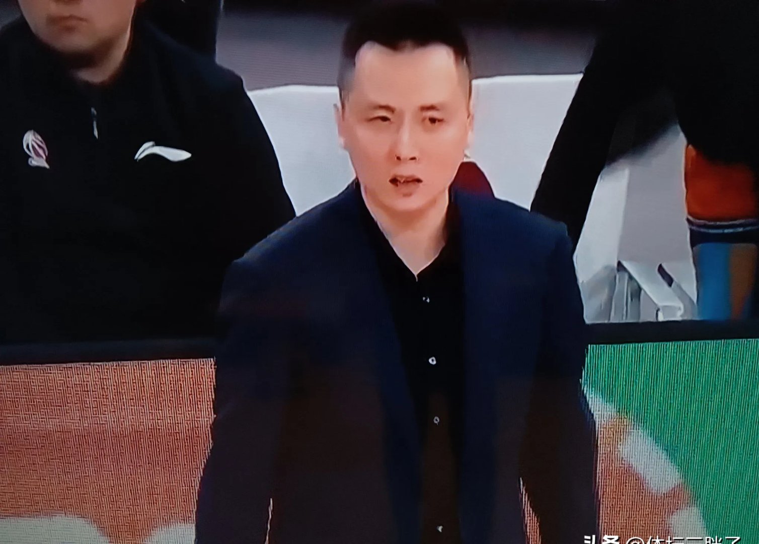 开云下载-上海男篮表现抢眼，稳坐前列位置