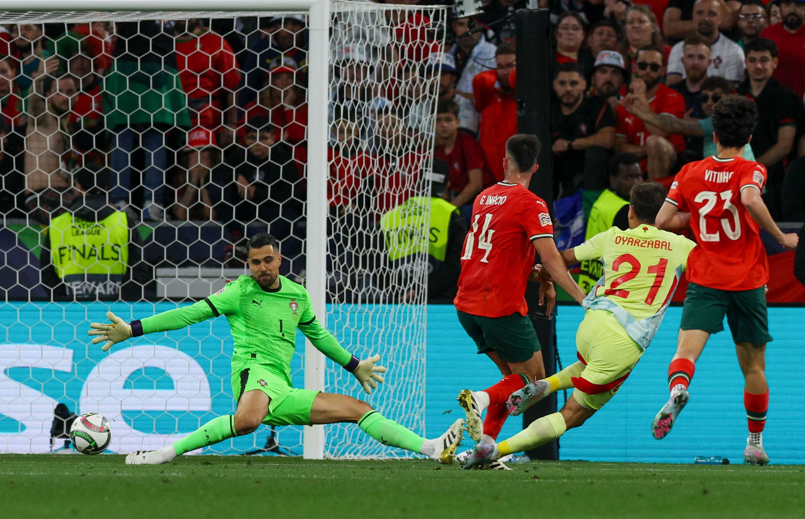 葡萄牙田径运动员在马拉松比赛中夺冠 葡萄牙田径运动员在马拉松比赛中夺冠