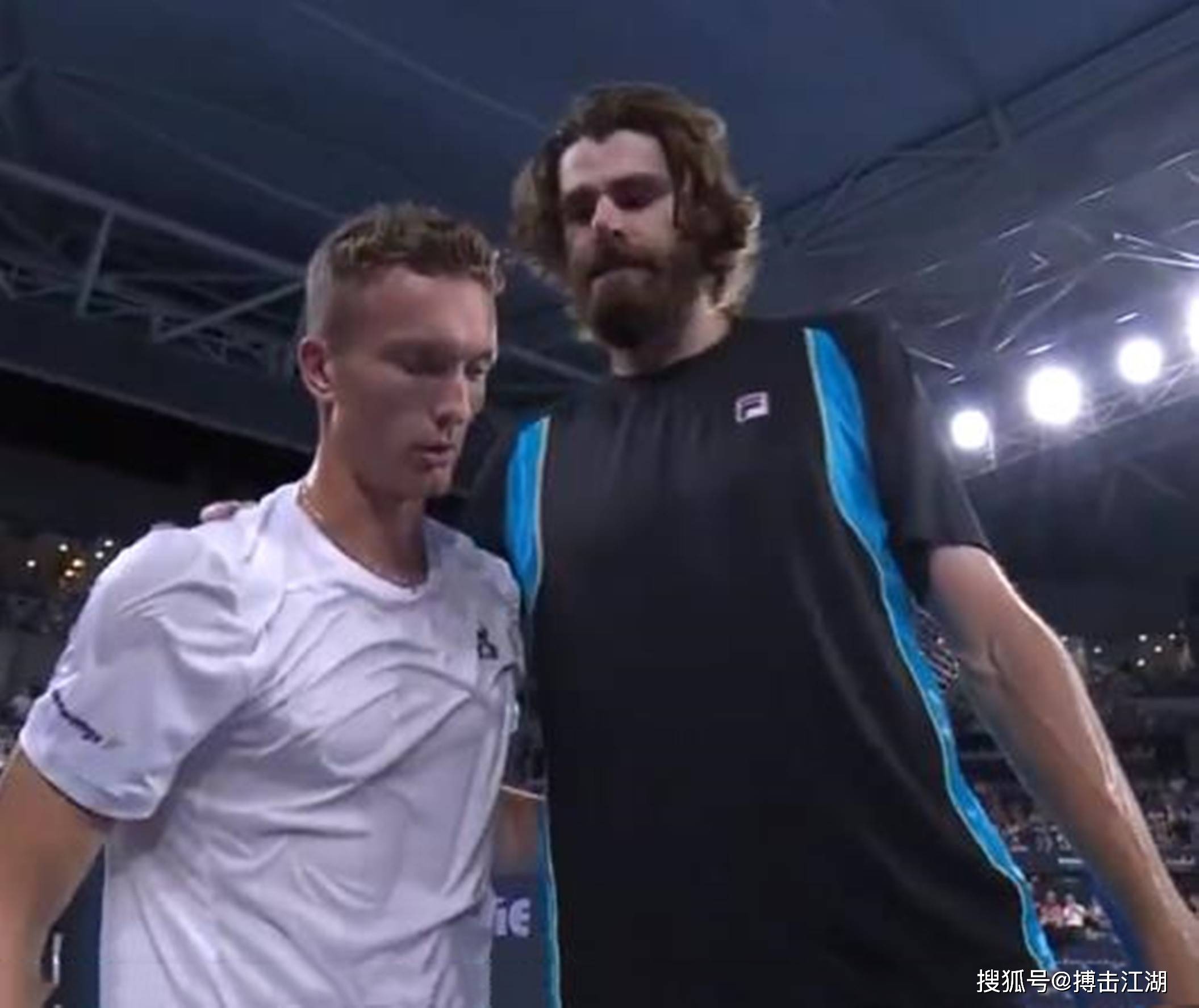 开云体育平台APP-网球赛事中勇士战胜对手成功退赛