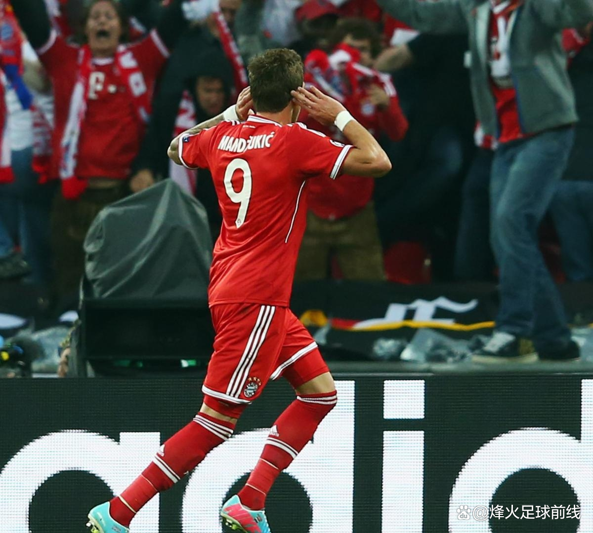 开云体育入口-包含拜仁慕尼黑边路狂飙，掀起多次攻势风暴的词条