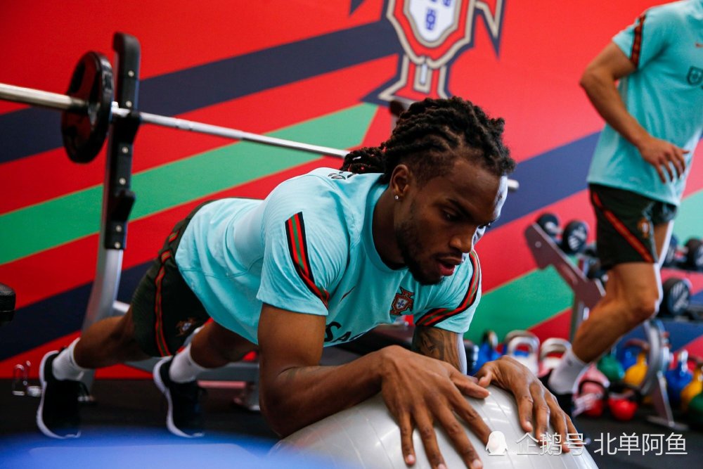 开云APP-里昂面对强敌，实力尴尬暴露