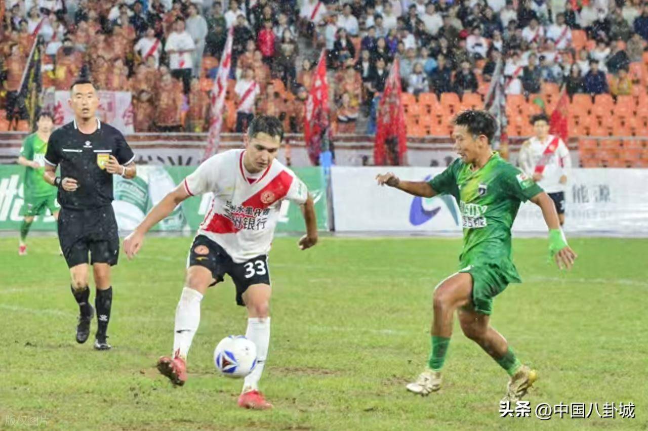 关于欧预赛热身赛打响,球员们为胜利拼尽全力的信息 关于欧预赛热身赛打响,球员们为胜利拼尽全力的信息