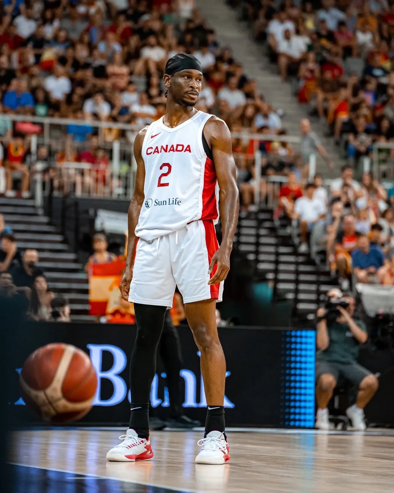 开云平台-加拿大篮球锦标争夺激烈，球队实力均衡