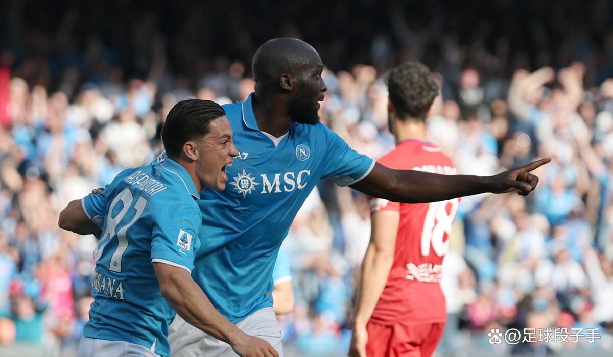 佛罗伦萨客场大胜那不勒斯，取得关键三分