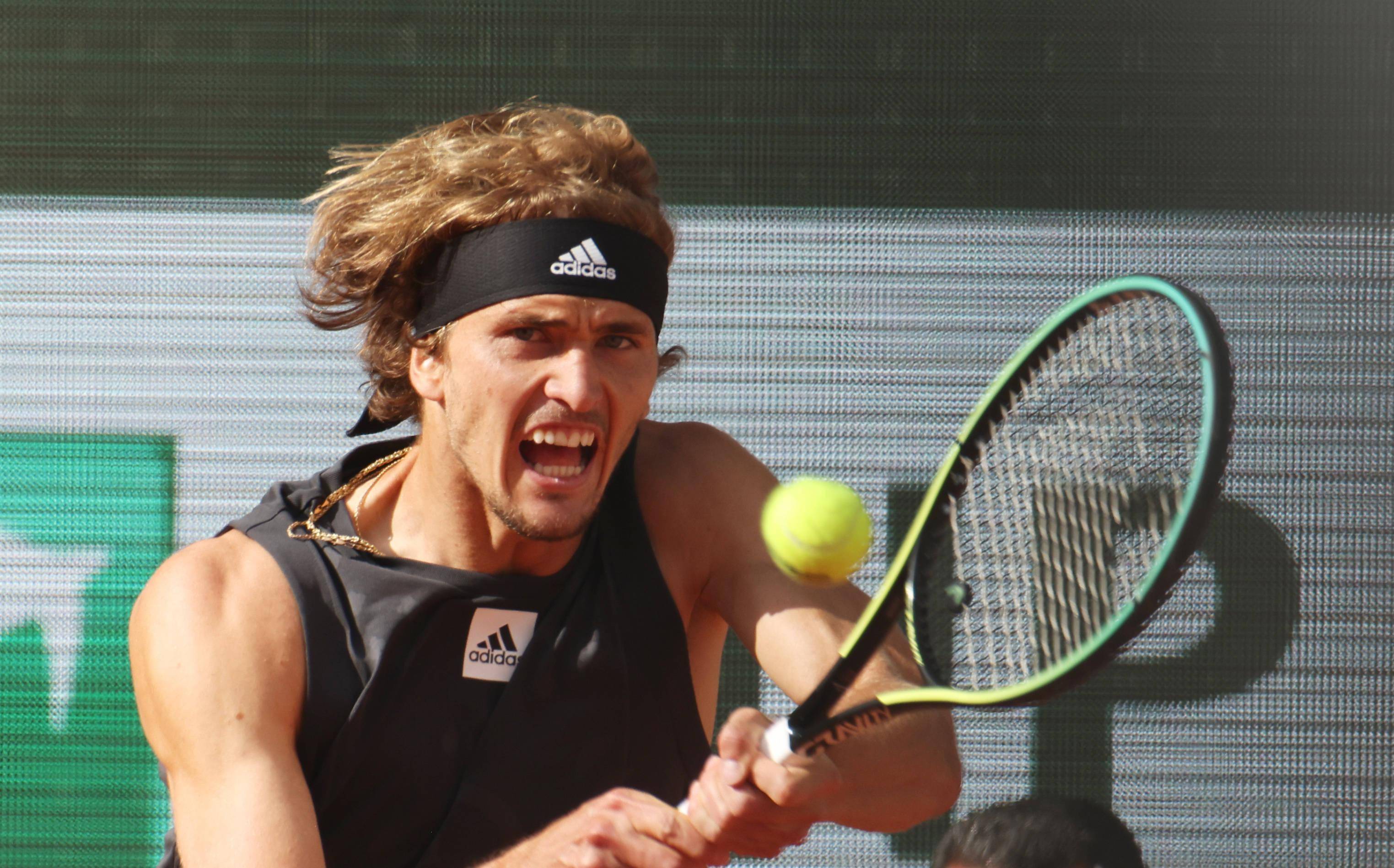 开云体育-西班牙网球队险胜英国网球队，兹维列夫打破历史纪录的简单介绍