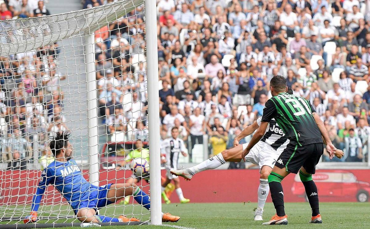 包含萨索洛球员因伤休战，球队面临考验的词条