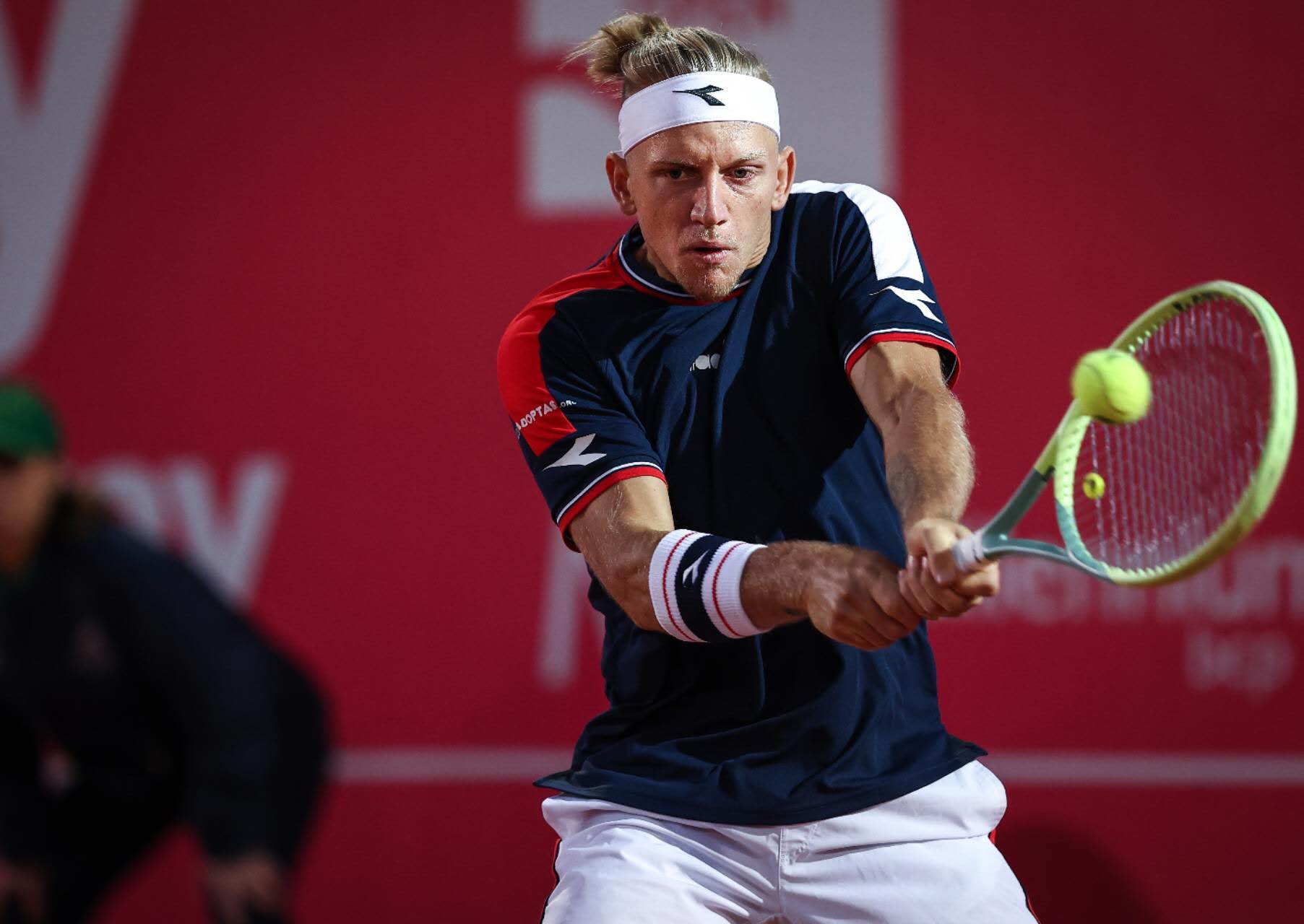 西班牙选手以绝对领先夺得金牌 西班牙选手以绝对领先夺得金牌