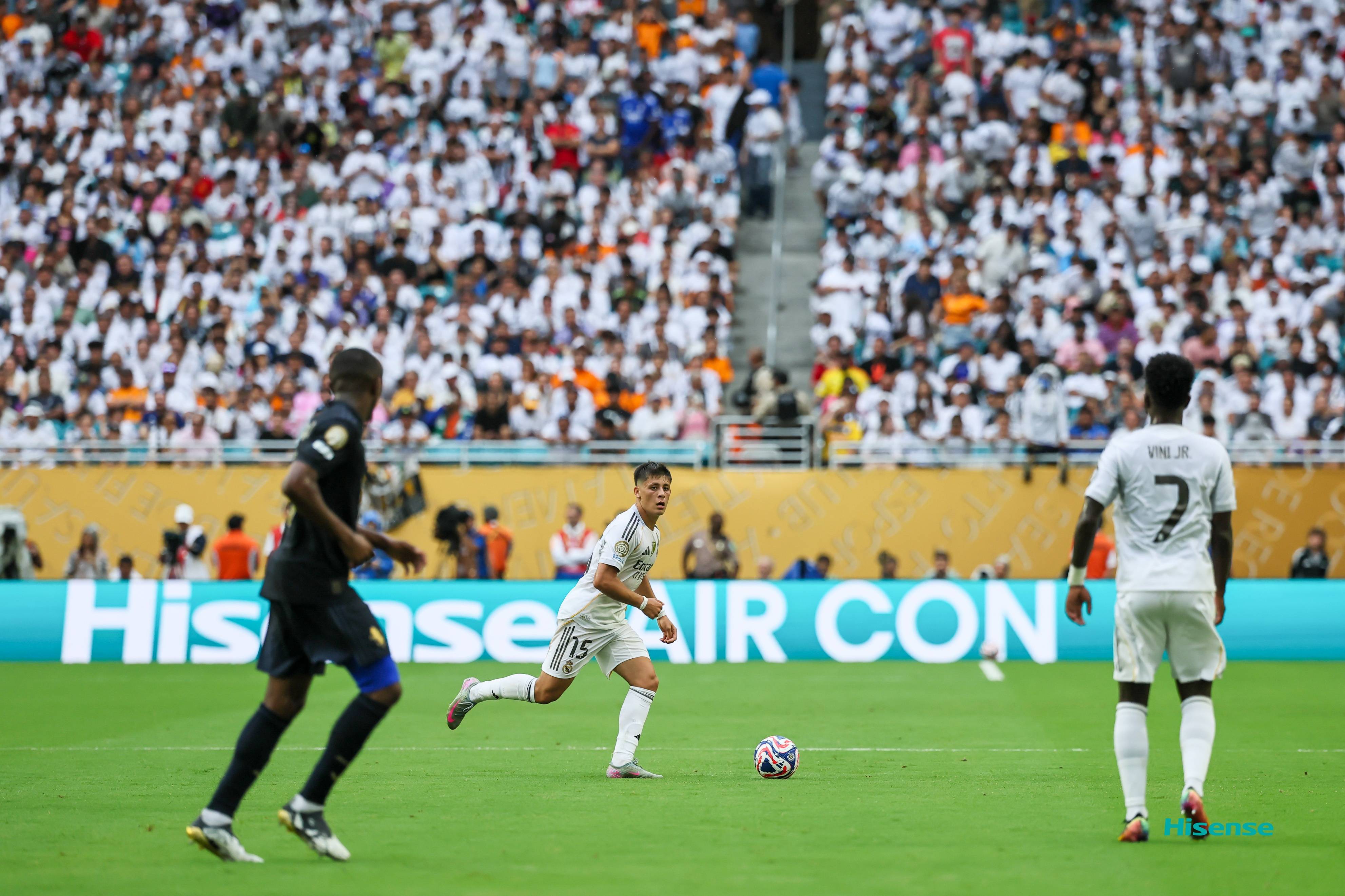 尤文翻盘勒沃库森，库尔图瓦点燃赛场