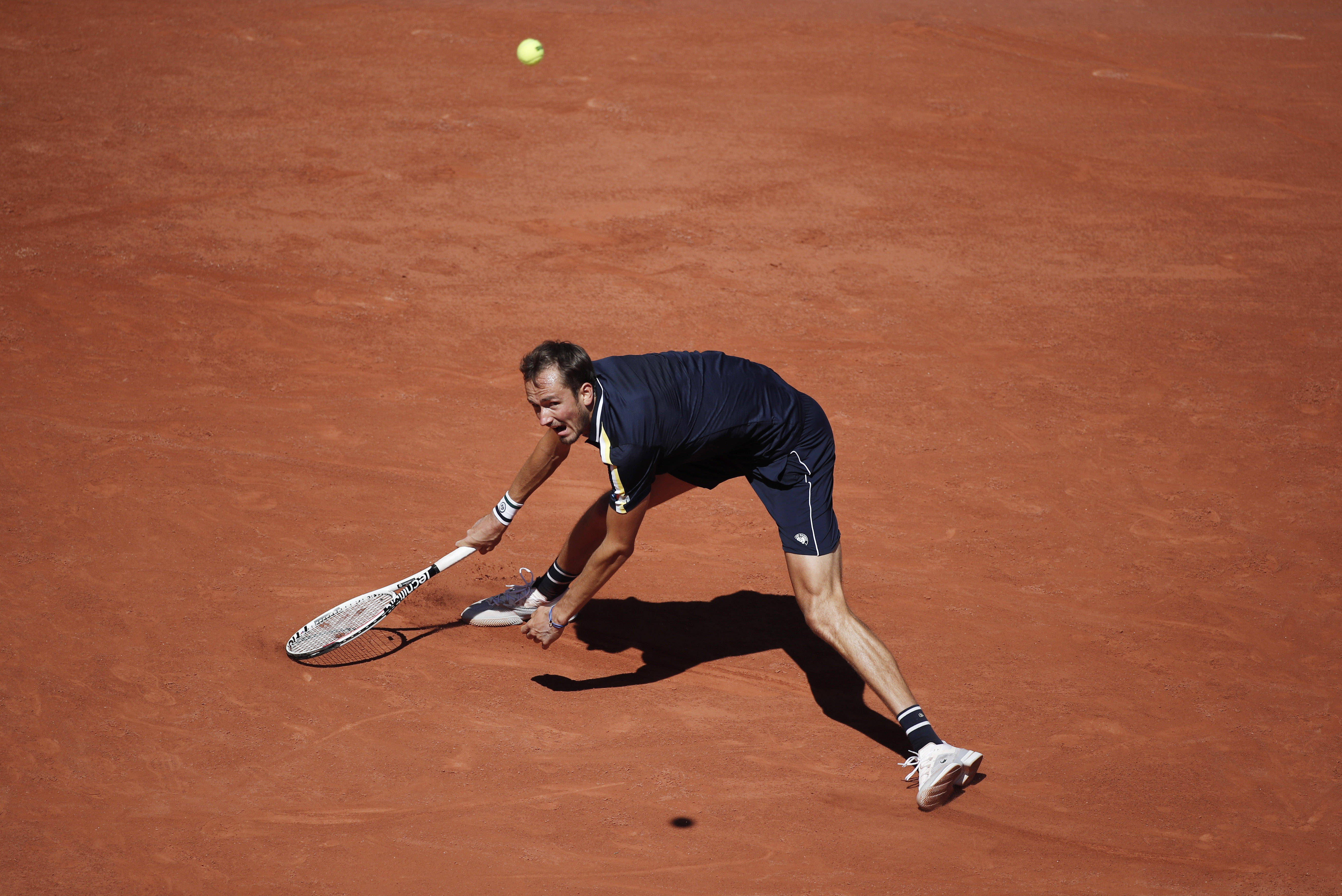 法网逆转拉沃尔杯，梅德韦杰夫刷新纪录